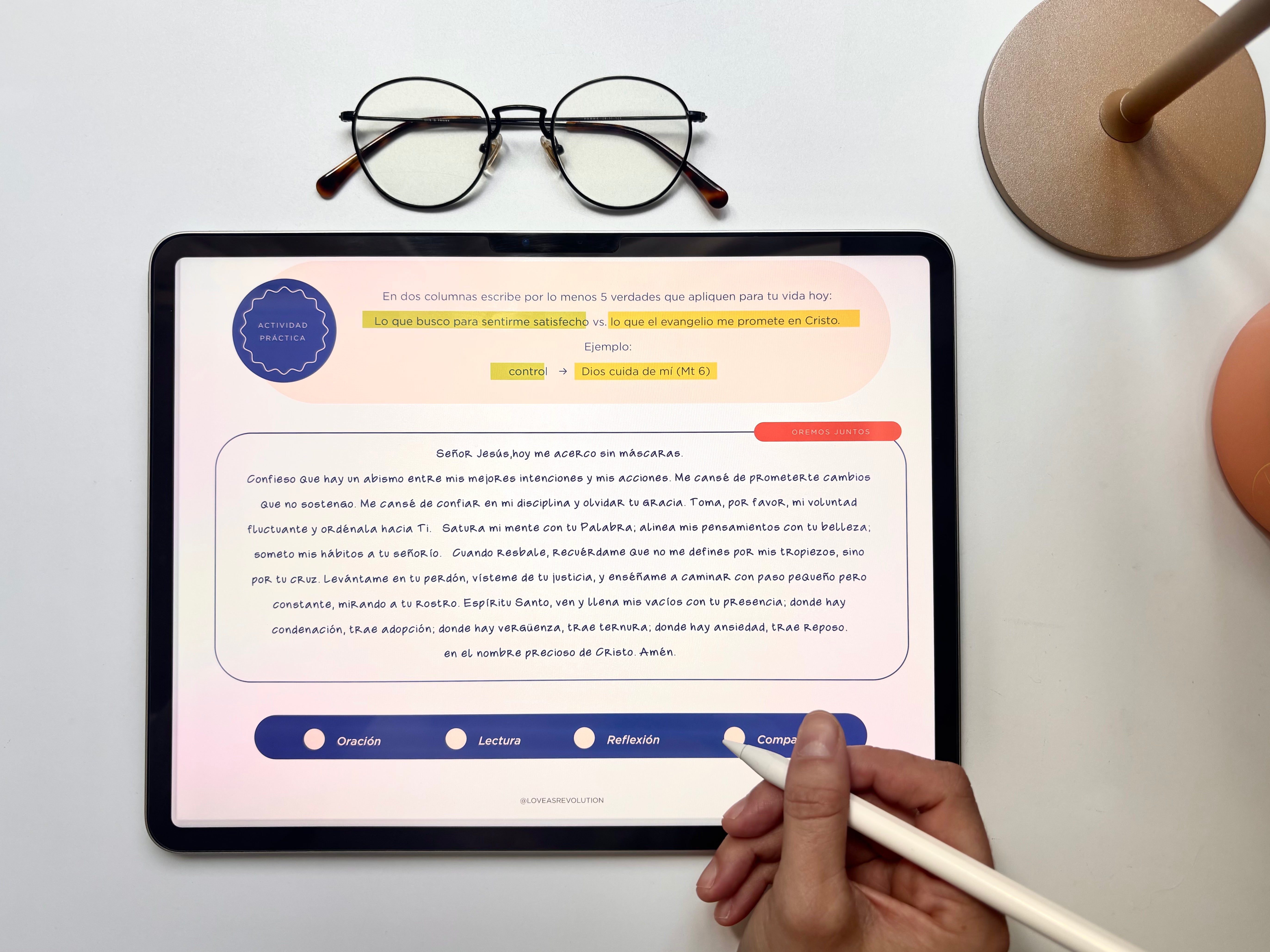 Devocional diario bíblico  - Camino al contentamiento